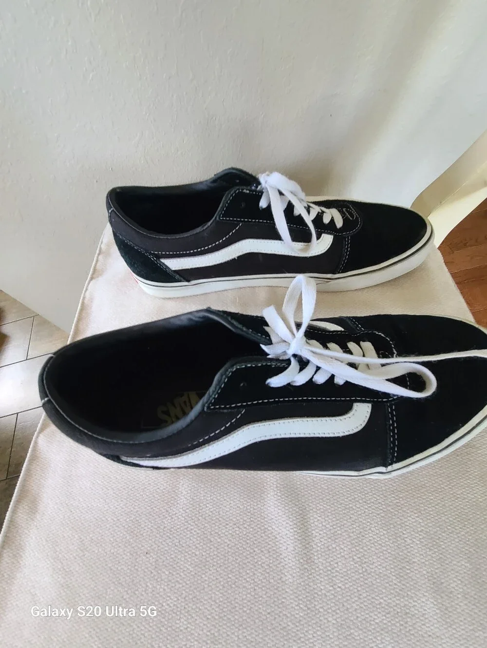 Men's Vans Black and White Low-Top Men's Sneakers